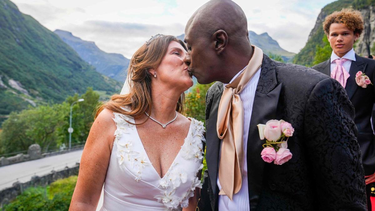 La boda de la princesa Marta Luisa de Noruega y el chamán Durek Verrett