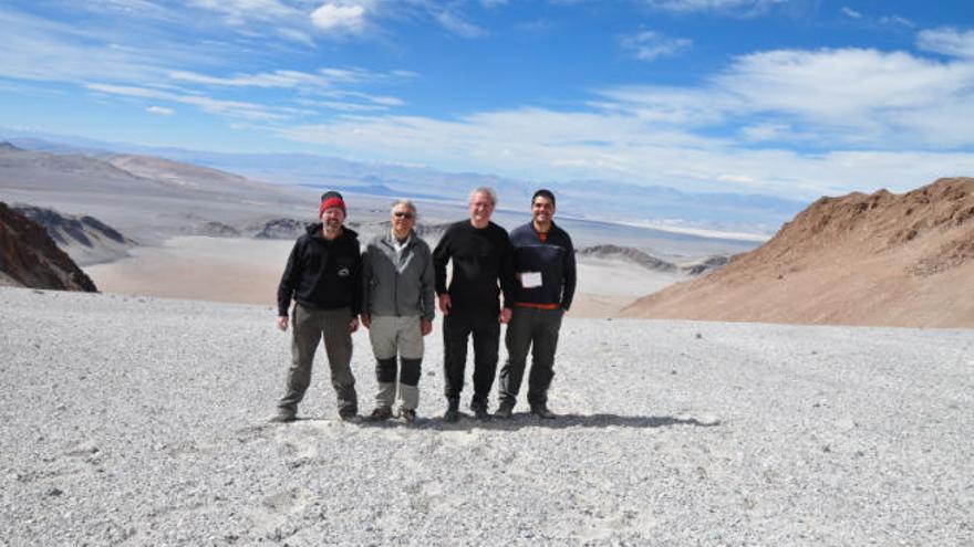 Los tres investigadores de la ULPGC en Cerro Blanco.