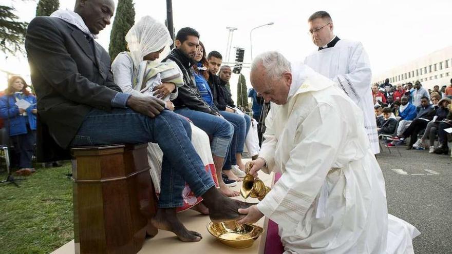 El Papa arremete contra los fabricantes de armas