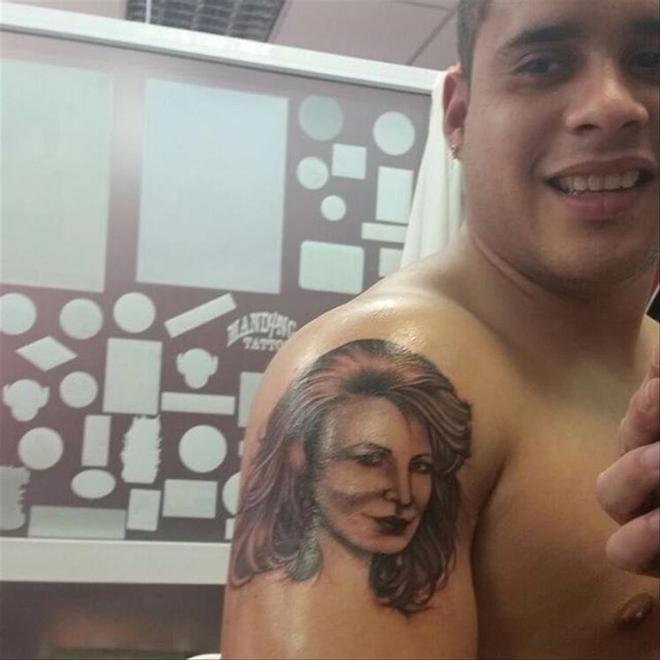 El hijo de Rocío Jurado se tatúa el rostro de su madre