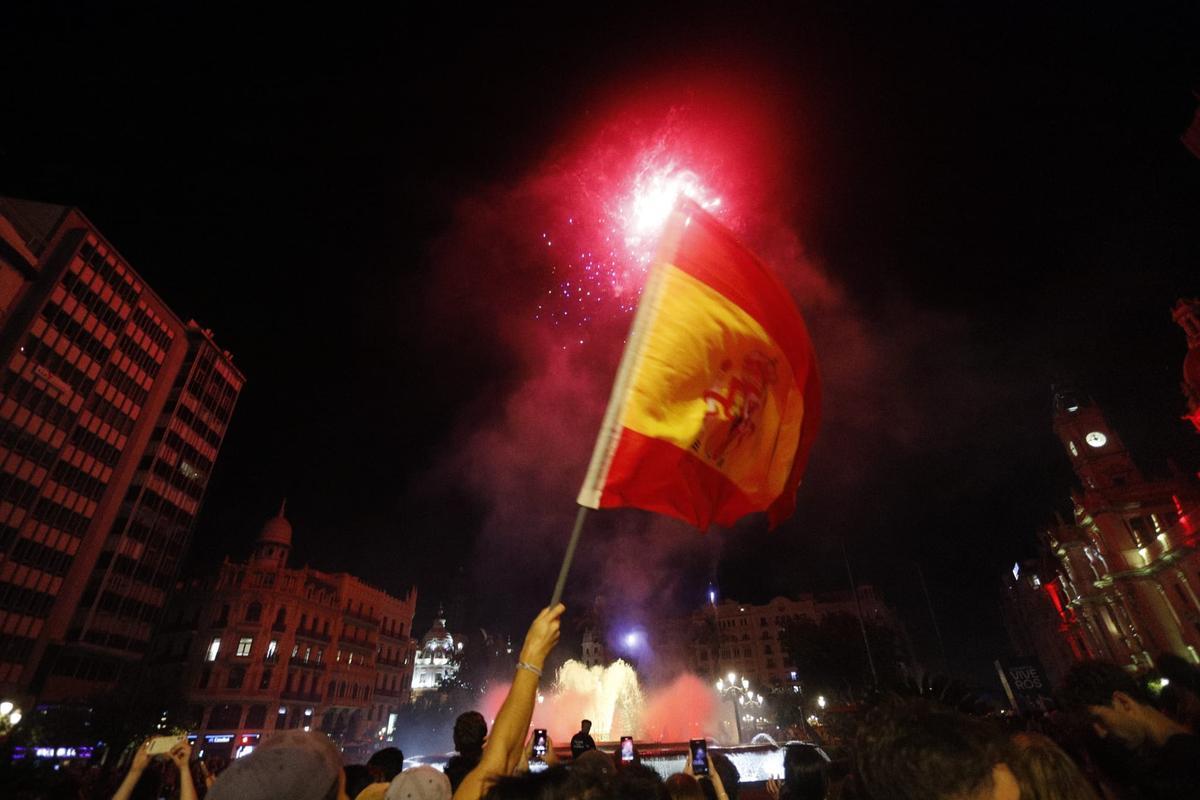 Euforia en València por el triunfo de la Roja Euforia en València por el triunfo de la Roja