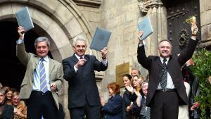 Pasqual Maragall, Josep-Lluís Carod-Rovira y Joan Saura, hace 20 años, cuando firmaron el Pacte del Tinell