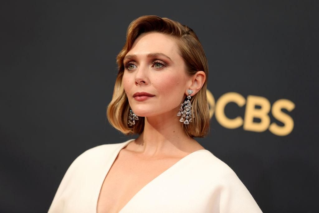 Elizabeth Olsen en los premios Emmy 2021