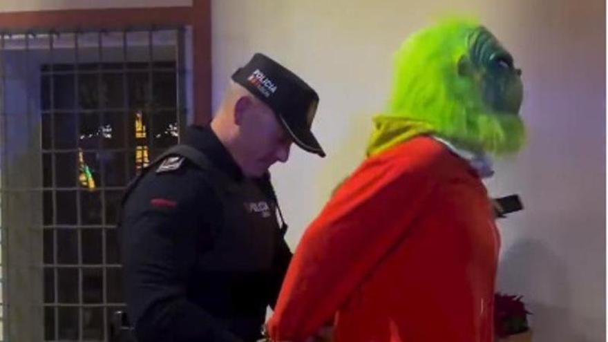 La Policía Local de Santomera &#039;salva&#039; la Navidad tras lograr detener al Grinch