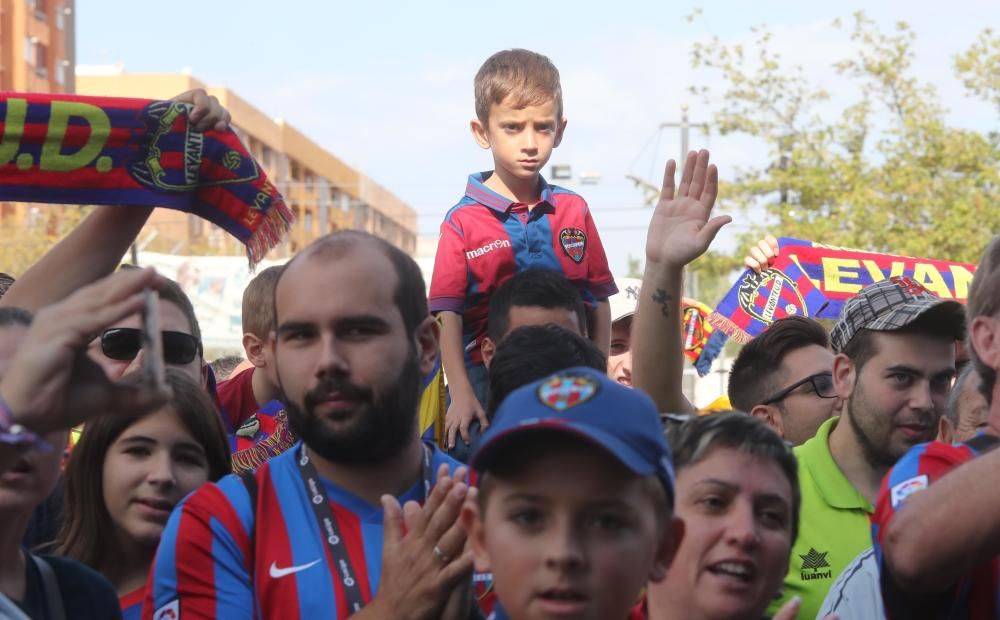 Así vive el Derbi la afición del Levante UD