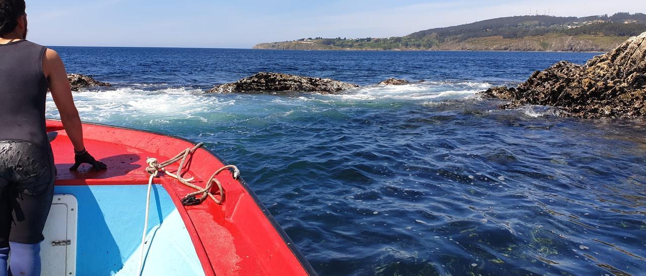 La costa rocosa que se &quot;disputan&quot; percebeiros y bateeiros.