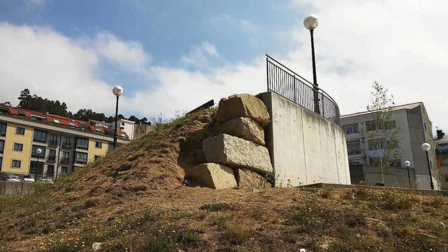 Talud del parque de Vilarrodís que no tiene ninguna protección en un lateral.