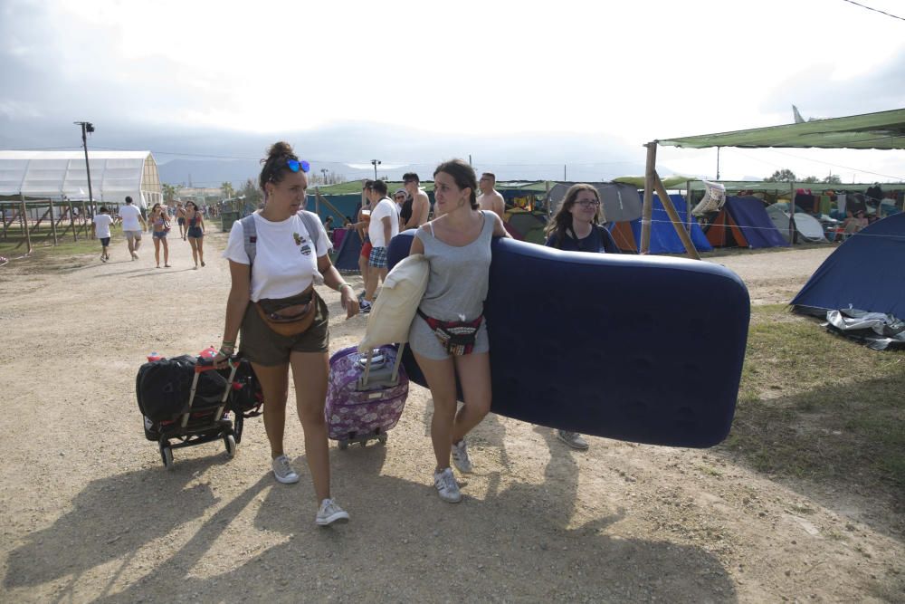 Los primeros campistas llegan al Medusa en Cullera