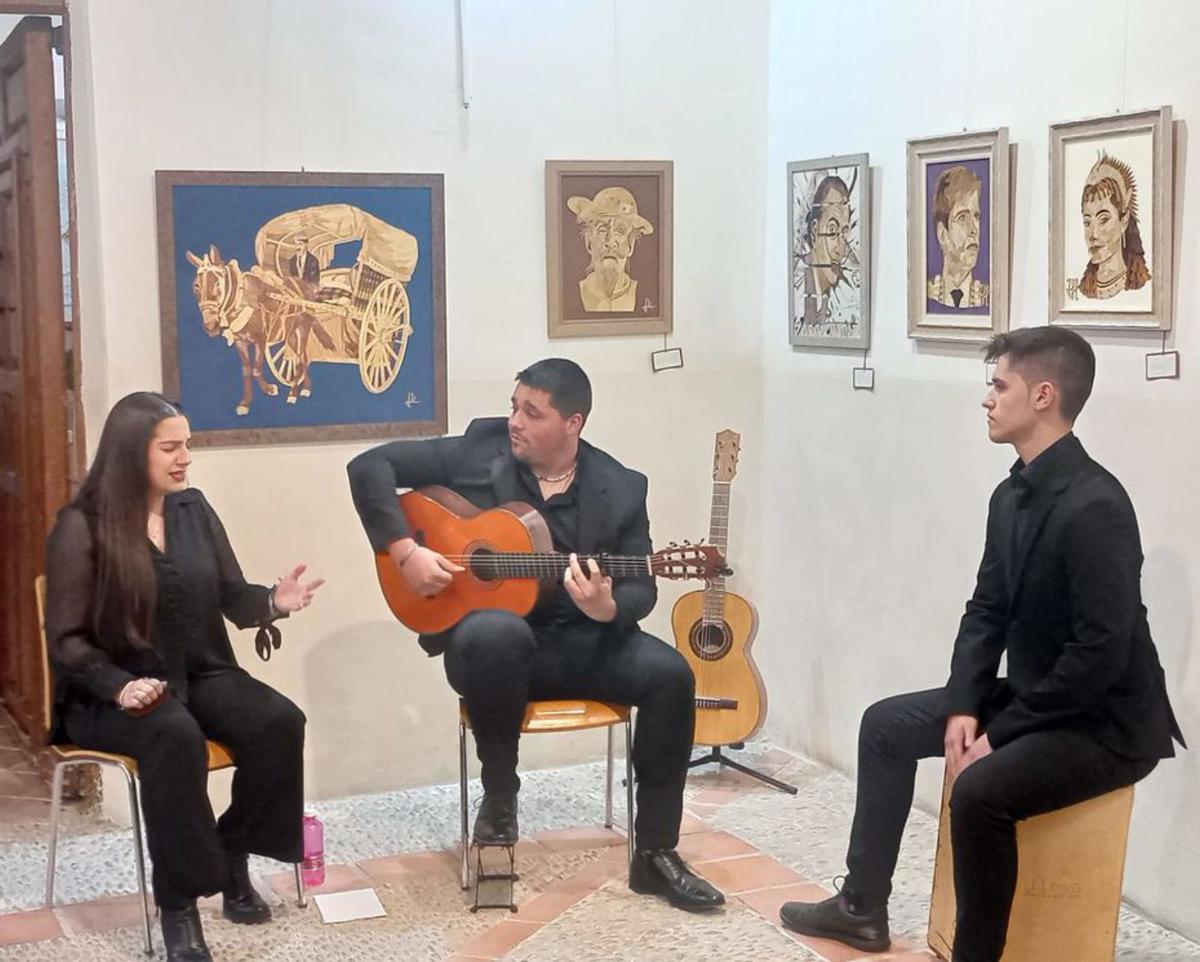 Juan Lorente (junior), acompañado de cante y cajón. |  | L. O.