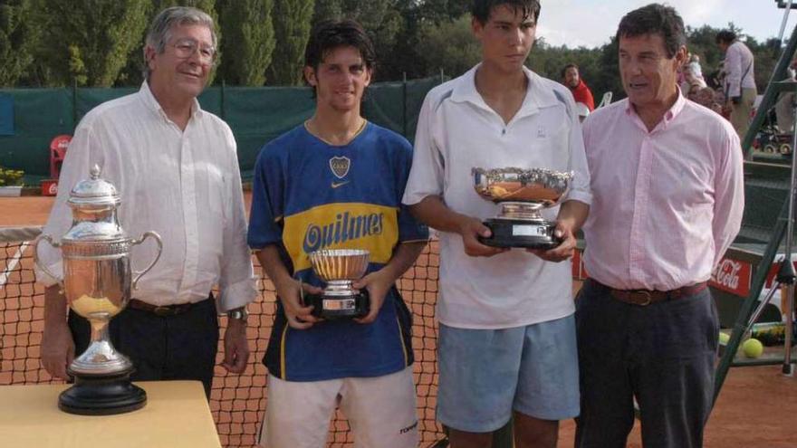 Rafa Nadal (2º drcha.) junto a Genaro Borrás (drcha.), Pastorino y Manuel Sanjurjo, en 2002.