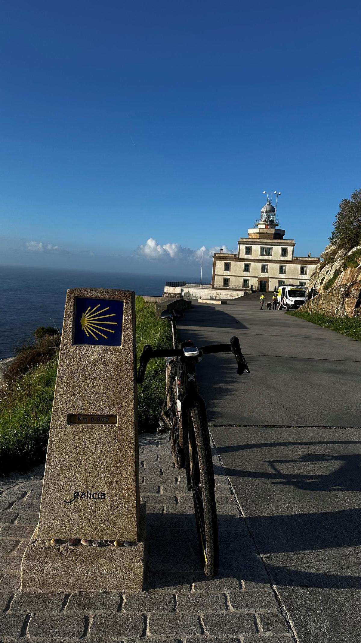 Km. O del Faro de Fisterra, ecuador de la prueba.