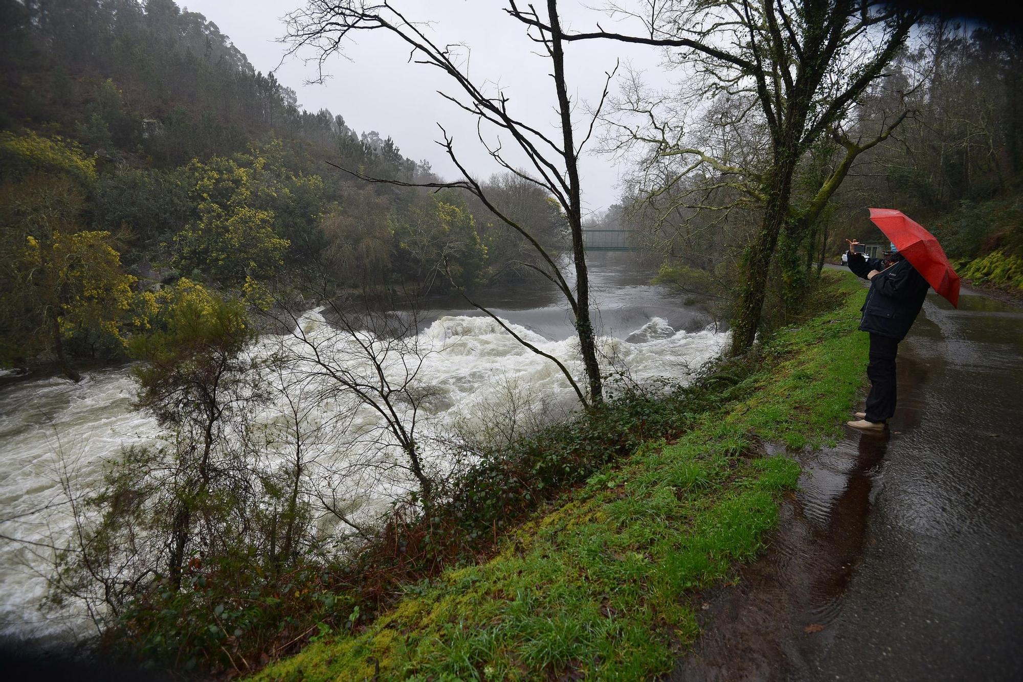 Las intensas lluvias dejan los ríos de Pontevedra con mucho caudal de agua