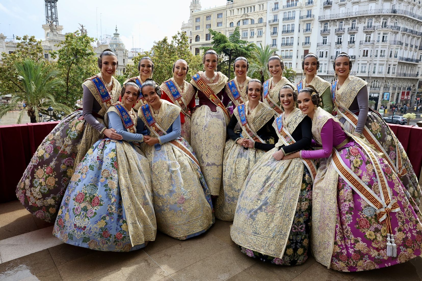 Balcón y "mocaorà" en la despedida de Berta Peiró y la corte 2025