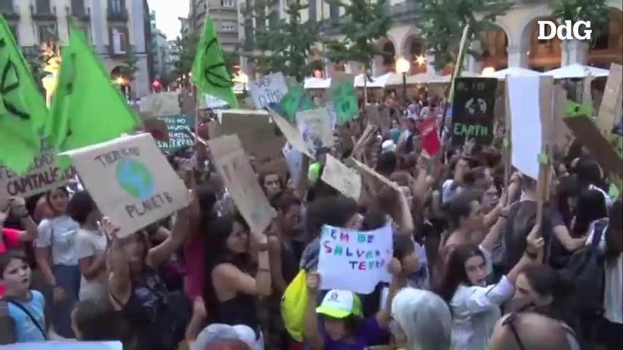 Vídeo: Més de 5.000 persones a Girona en la manifestació de la Vaga del Clima