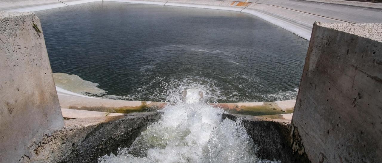 Los regantes se oponen al cierre de pozos que el Gobierno prepara sin garantizar el envío del agua del Júcar