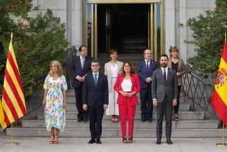 Gobierno y Generalitat de Cataluña sellan sus dos primeros acuerdos: superar la judicialización y defensa del catalán