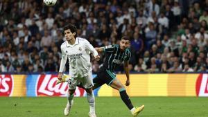 Jesús Vallejo, en una acción del Real Madrid - Celtic de la Champions 2022/23