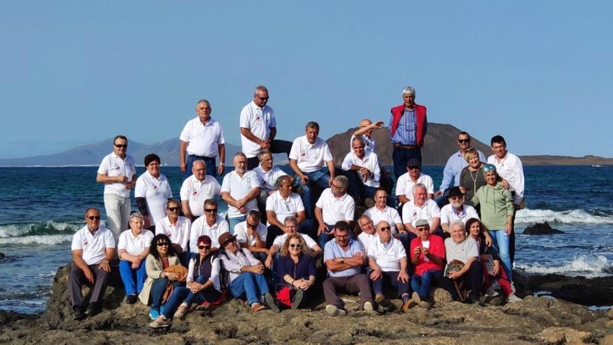 Antiguos alumnos de la primera promoción de la Universidad laboral de Las Palmas en su VI Encuentro