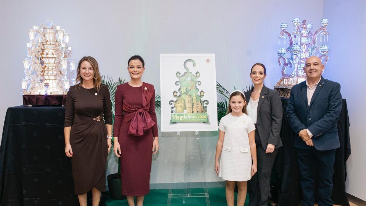 L'alcaldessa, les reines de les festes 2026, la regidora de Festes i el president de la Junta de Festes.