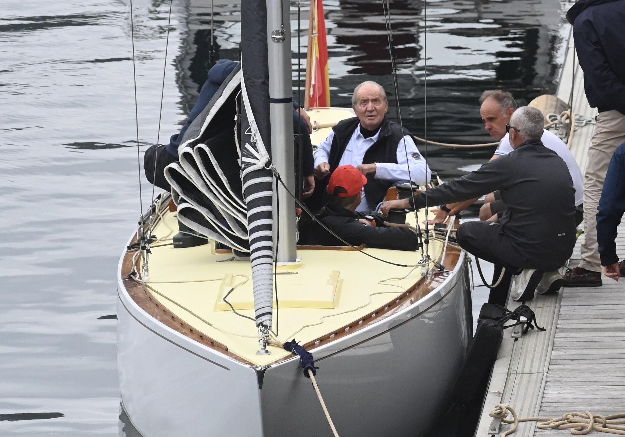 El rey emérito, Juan Carlos I, ya navega por aguas de Sanxenxo