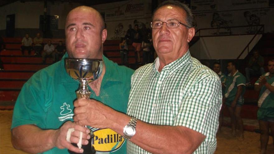 Carlos Moreno, a la izquierda, junto a Juan Alonso.