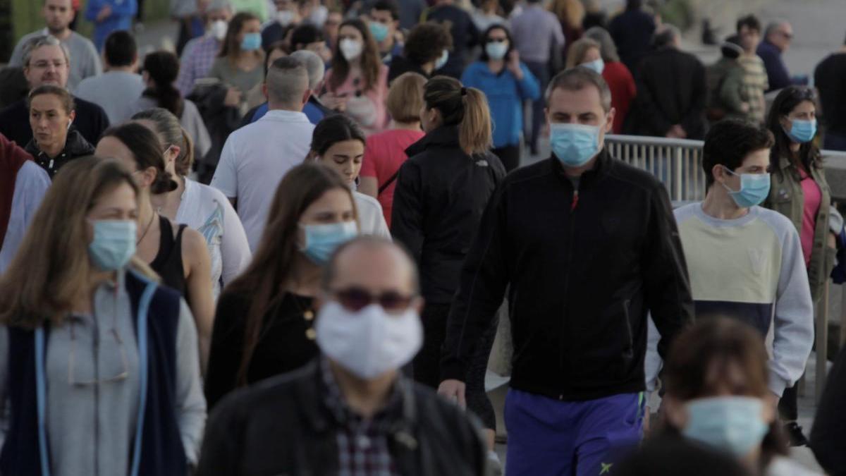 Canarias y Madrid, las únicas comunidades sin mascarilla obligatoria