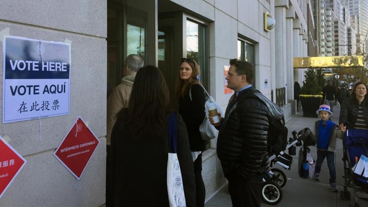 centro electoral instalado en Trump Place  en el 180 de Riverside Boulevard  en Manhattan