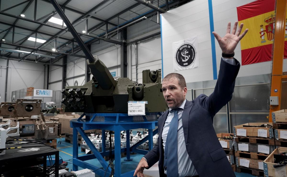 Javier Escribano, presidente de Escribano M&amp;E, en las instalaciones de su empresa en Alcalá de Henares (Madrid).