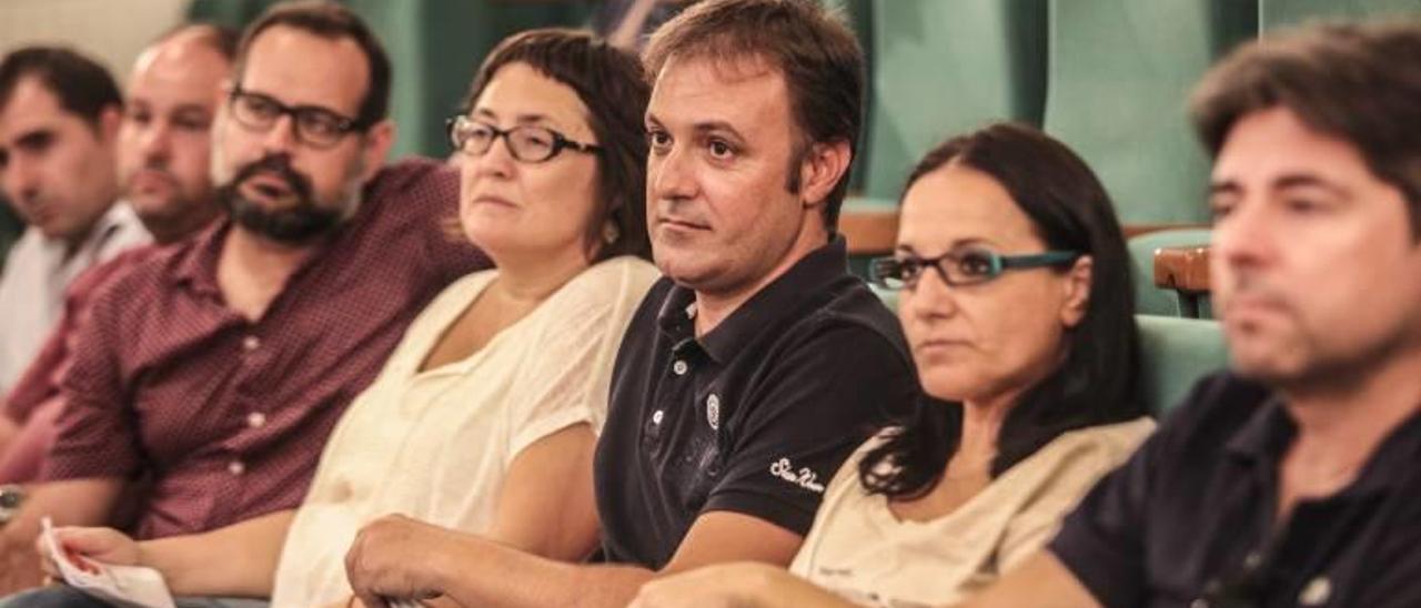 El líder de Compromís en Alicante, Natxo Bellido, ayer durante la asamblea local.