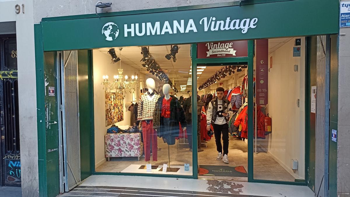 Exterior de la tienda Humana  en el Raval, en la calle Hospital número 91.