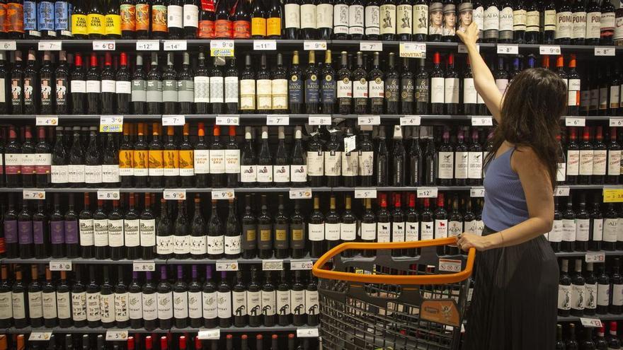 El precio de los alimentos sube otro 1,8% en 2024, y el coste de la vivienda, un 7,4%