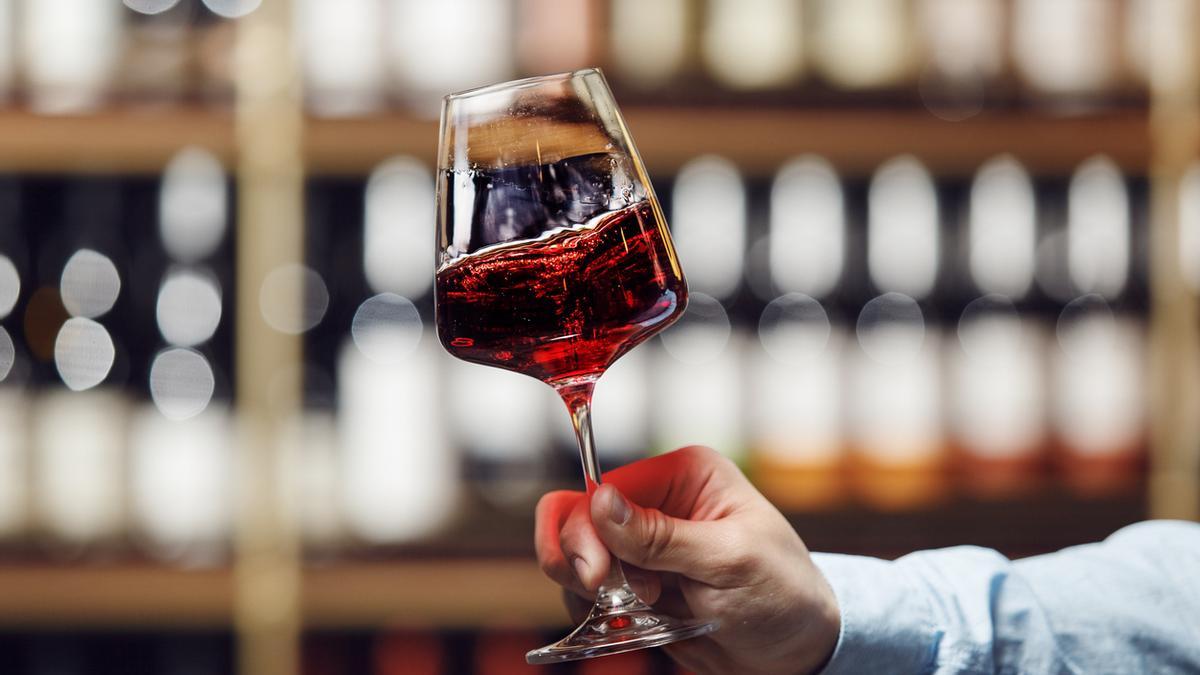 Este vino es excelente y apto para todos los bolsillos.