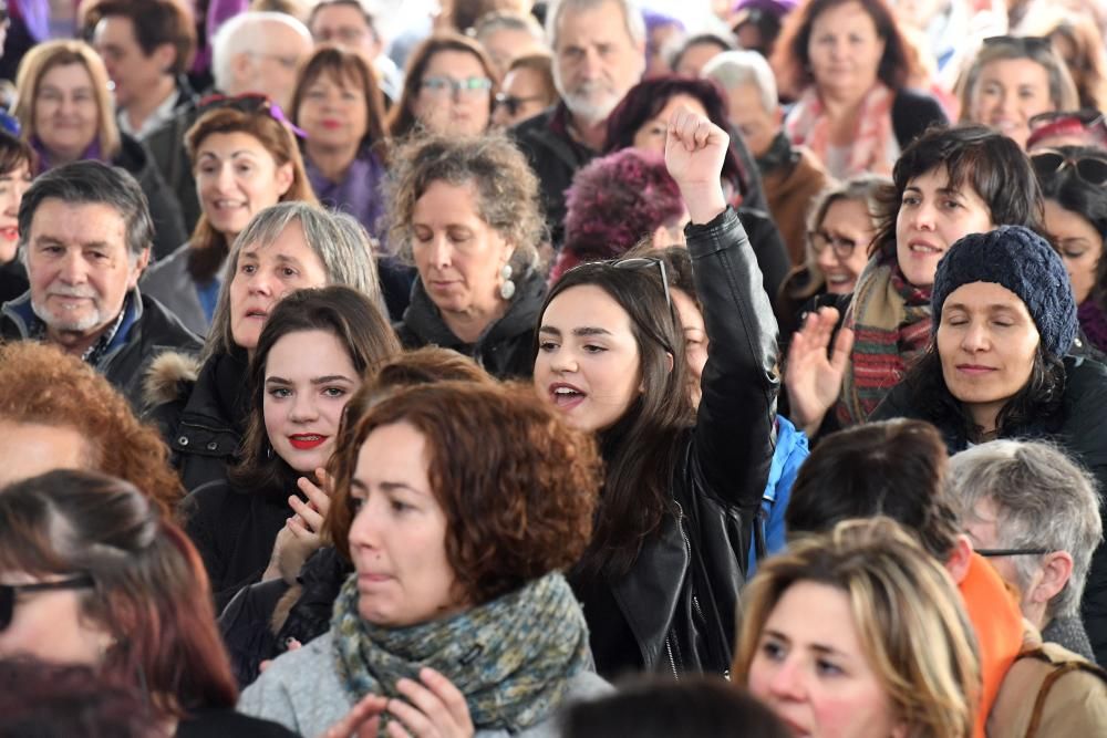 Colectivos feministas se concentran en la Fábrica de Tabacos en una "huelga sin precedentes"