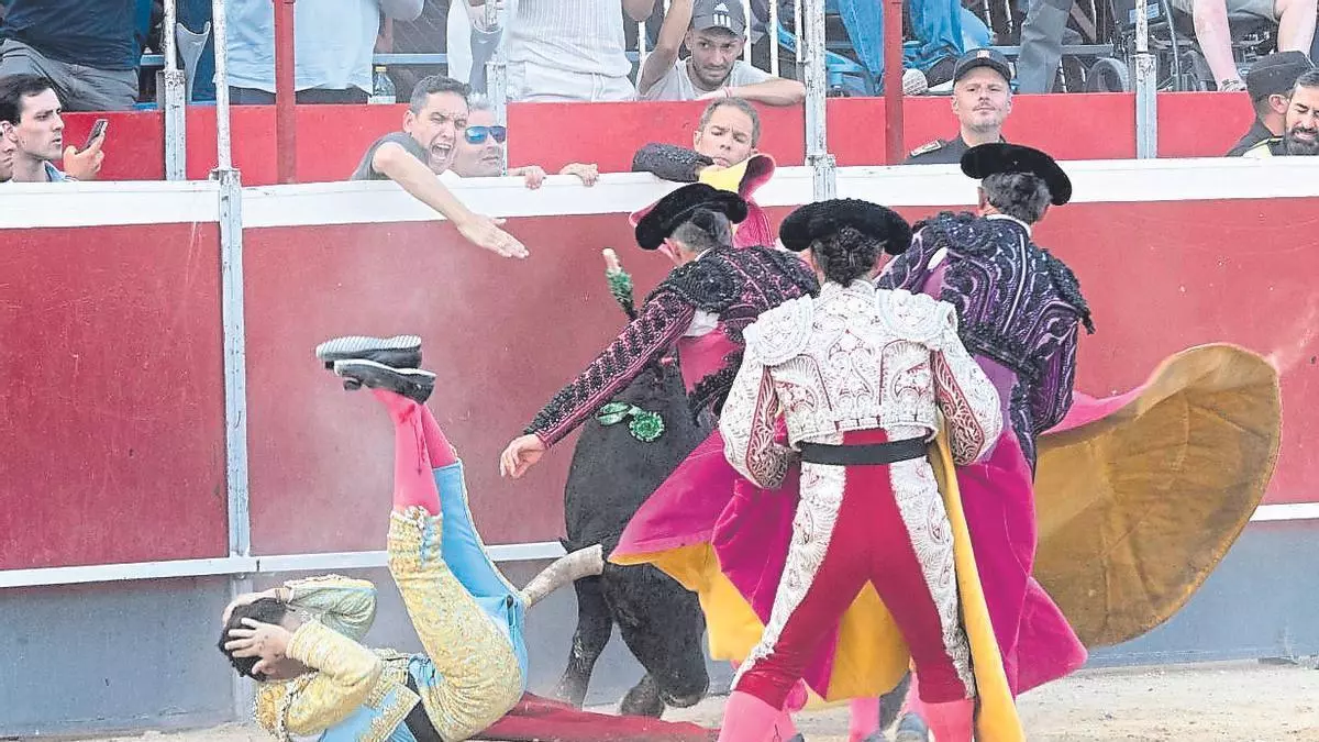 Oreja para Raquel Martín y cogida de Romero  en la última de feria de Calasparra