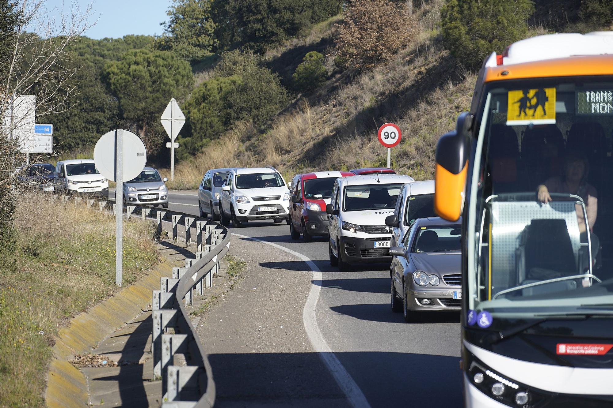 Un accident múltiple a Cassà deixa tres ferits i llargues cues a la C-65