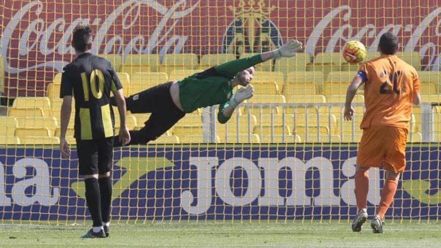 Los gualdinegros no pudieron superar al Atzeneta en el duelo de ayer.