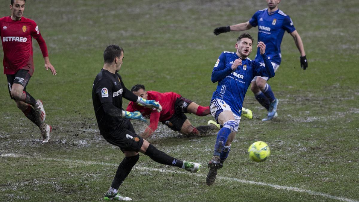 Las imágenes del partido entre el Real Oviedo y el Mallorca