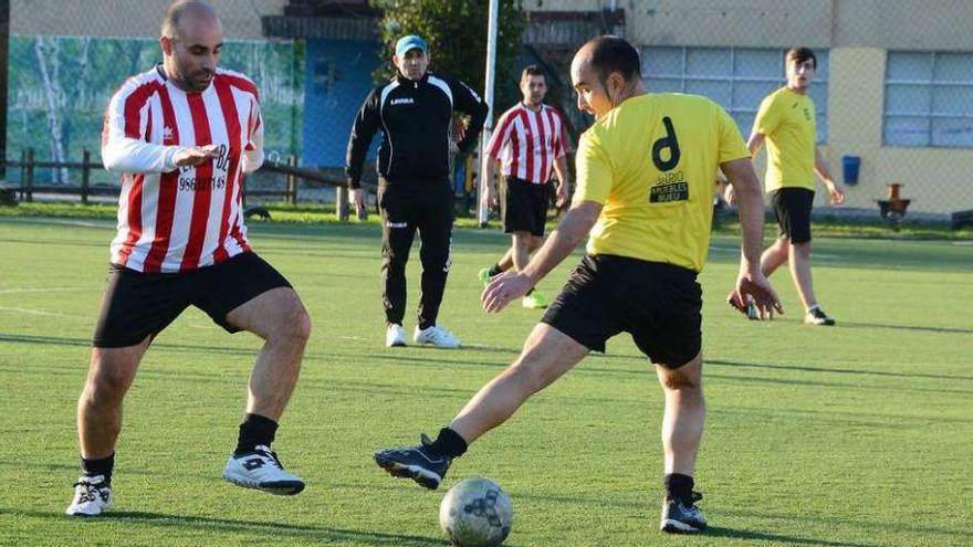 El Muebles Del Río goleó al Os Homes de Beni en partido de la Primera División. // Gonzalo Núñez
