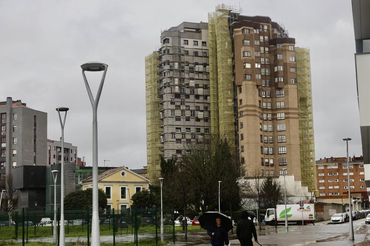 La construcción transforma la fachada marítima de la zona oeste de Gijón en el Arbeyal (en imágenes)