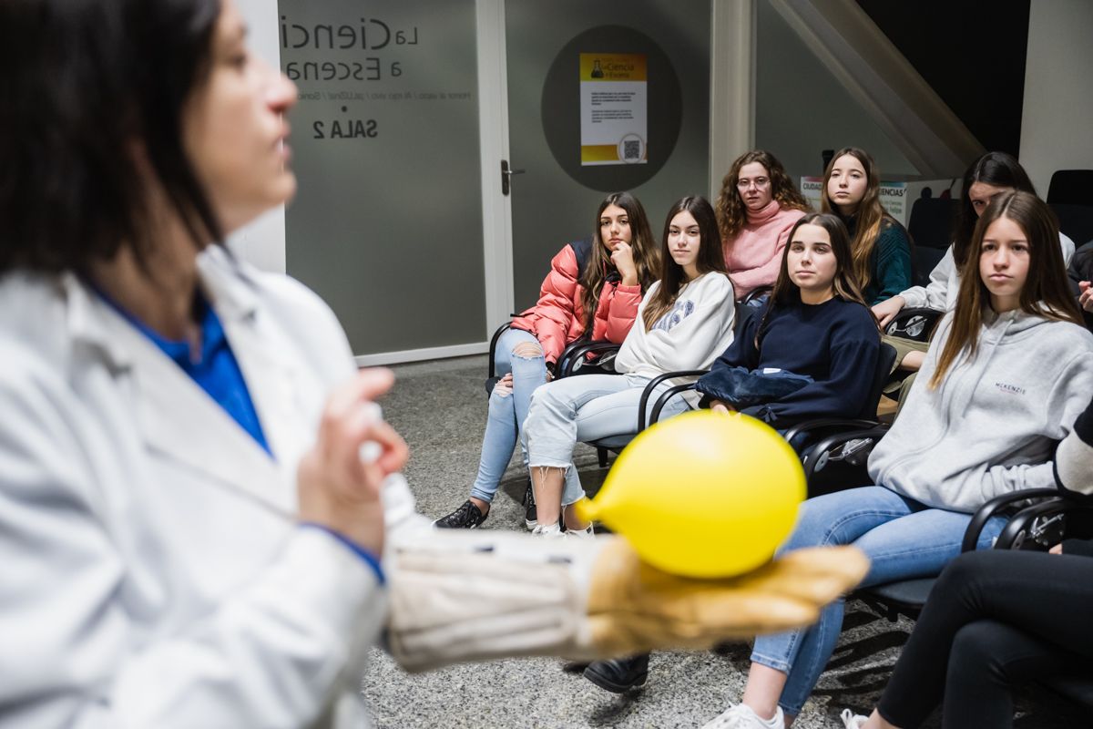 El colegio HHDC de Tavernes de la Valldigna visita la Ciutat de les Arts i les Ciències