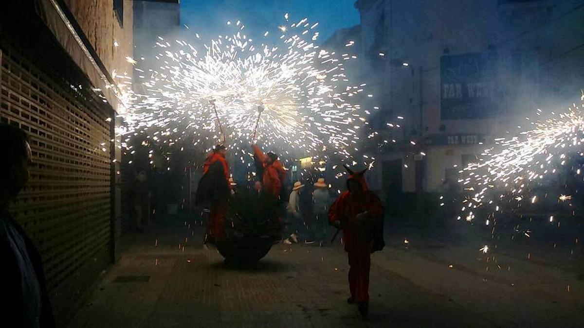 Los Diables de Port amenizarán la fiesta en Sants-Montjuïc.