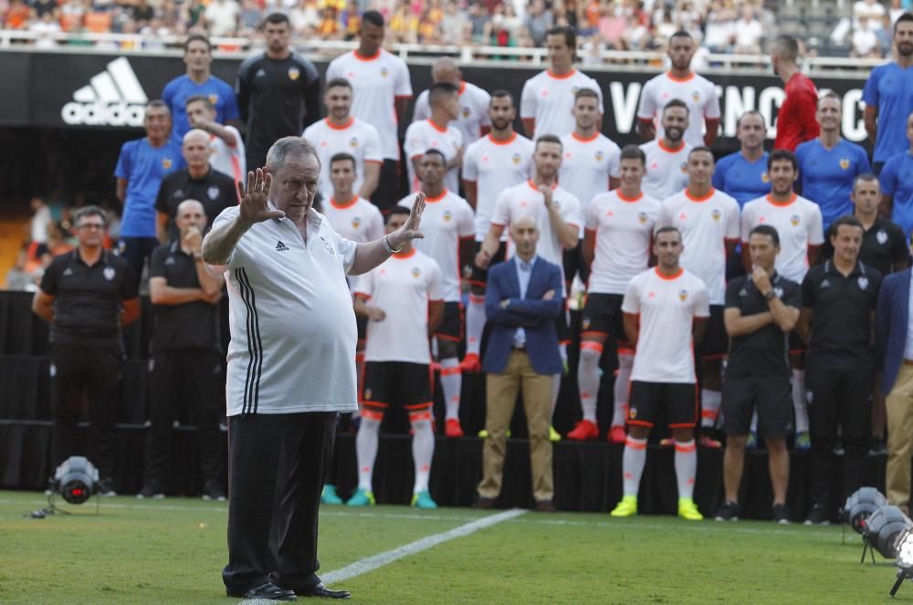 Todas las imágenes de la presentación del Valencia 2016/17