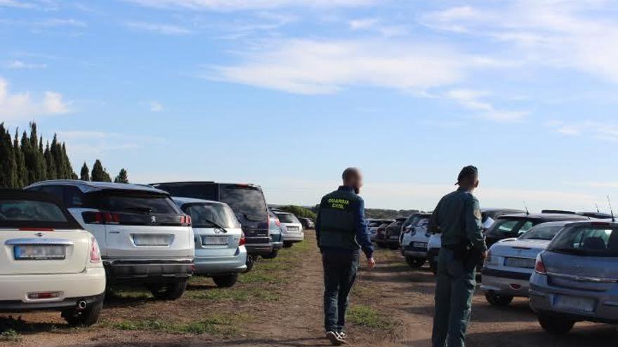 Denuncian un aparcamiento  clandestino de 750 coches y seis talleres ilegales junto al Aeropuerto de Palma
