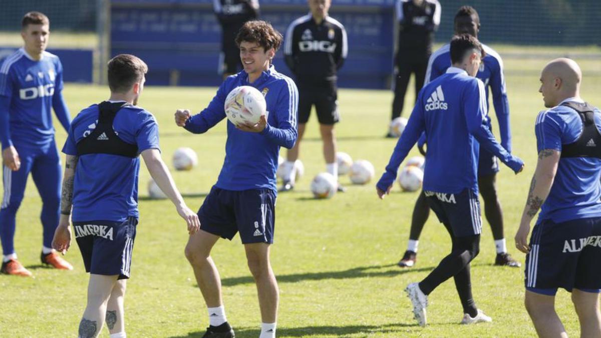 Jugadores del Oviedo, en un entrenamiento de esta semana. | L. Murias