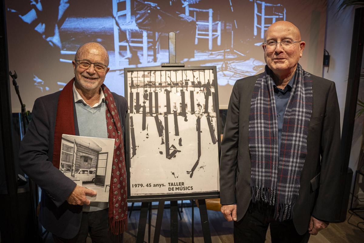 Lluís Cabrera, el ya expresidente de la Fundació del Taller de Músics, junto a su sucesor, el exconseller de Cultura Joan Manuel Tresserras, este viernes en la librería Byron.