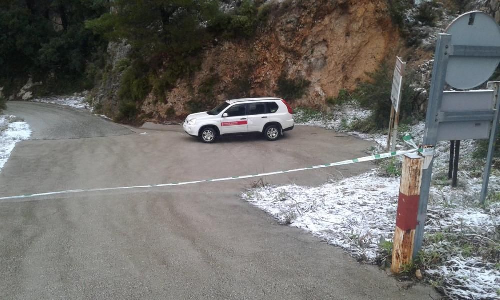 Esta mañana la nieve ha obligado a cerrar el acceso al Mondúver desde La Drova.