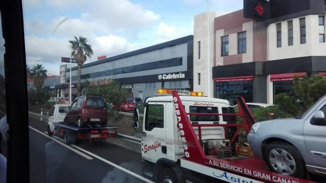 Colisión entre cuatro coches en la GC-1