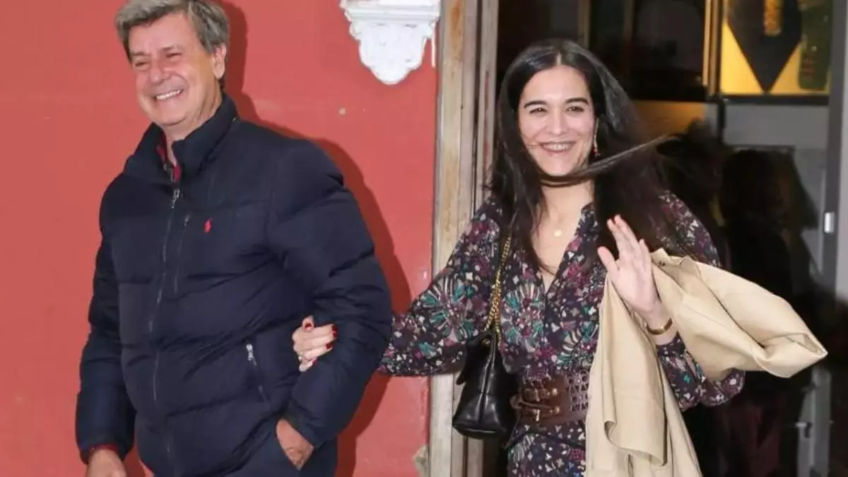 Desde servilletas de 150 euros hasta un mueble bar de 38.0000, la sofisticada (y sorprendente) lista de bodas de Cayetano Martínez de Irujo y Bárbara Mirjan