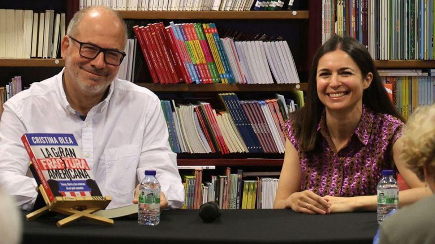 Cristina Olea acerca la realidad de EE UU a Vigo | JOSÉ LORES