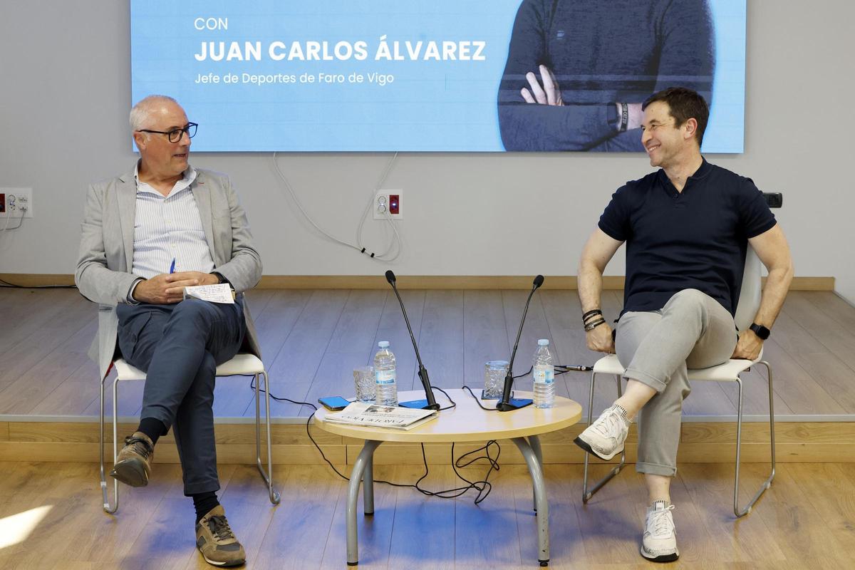 Encuentro de suscriptores de FARO con su jefe de Deportes, Juan Carlos Álvarez